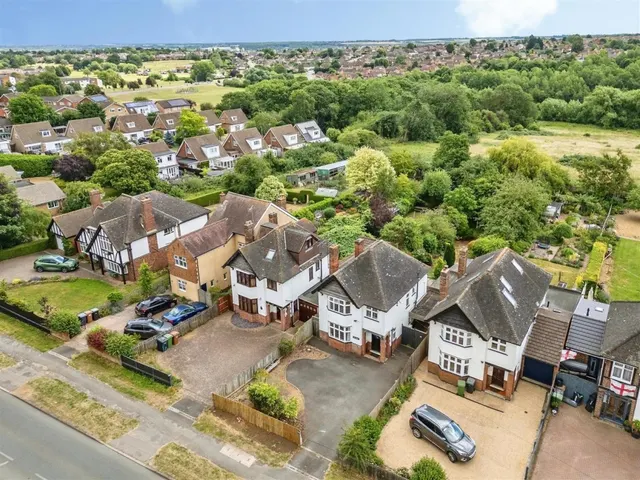 Northampton Road, Wellingborough, photo 1