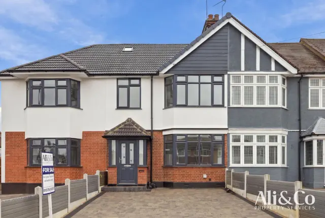 Dock Road, Grays, photo 1