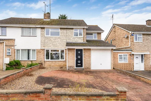 Whalley Drive, Bletchley, Milton Keynes, Buckinghamshire, MK3 6JL, photo 1