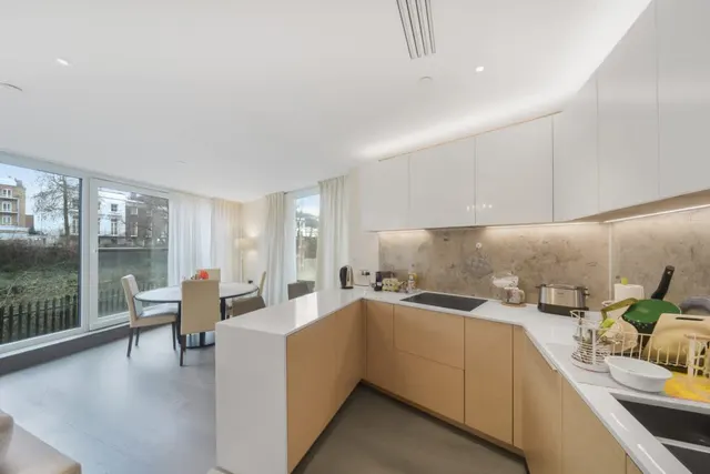 Radnor Terrace, London, W14, photo 2