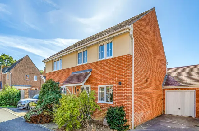 Wood Hill Way, Felpham, PO22, photo 1