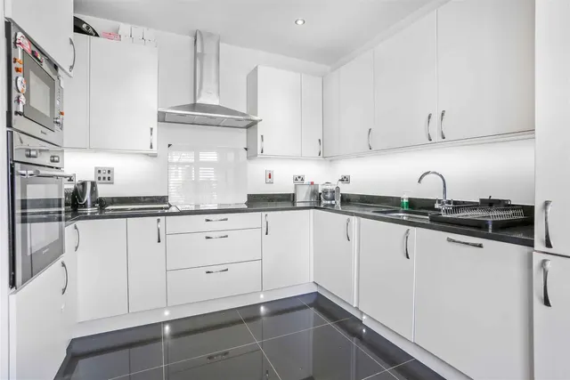Beverley Road, Whyteleafe, CR3, photo 3