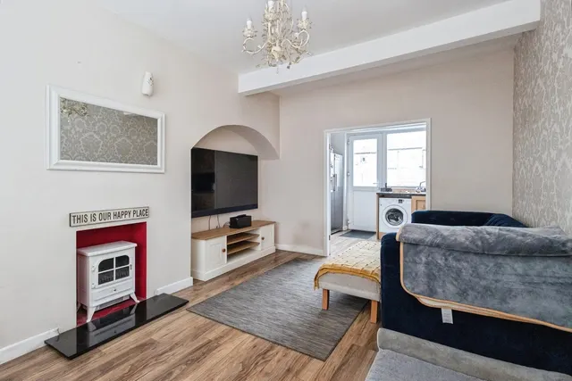 Photo 3 — Woodbank Avenue, Bredbury, Stockport, Greater Manchester, SK6