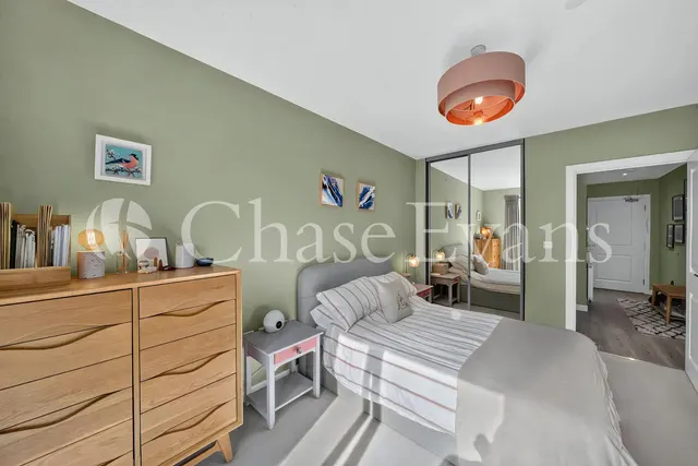 Photo 3 — Thomas Road, Limehouse, London, E14