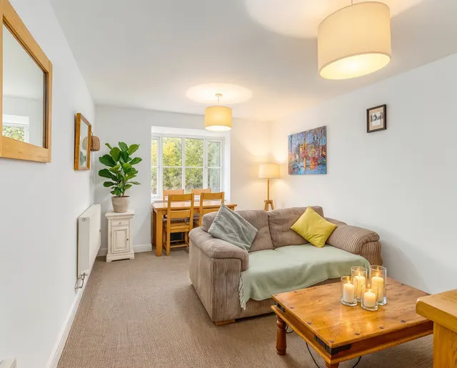 2 bedroom flat — Westacott Meadow, Barnstaple, EX32