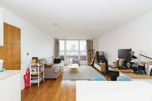 Rainhill Way, London, E3, photo 1