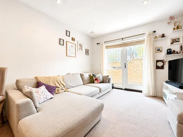Deveron Drive, Tilehurst, RG30, photo 2