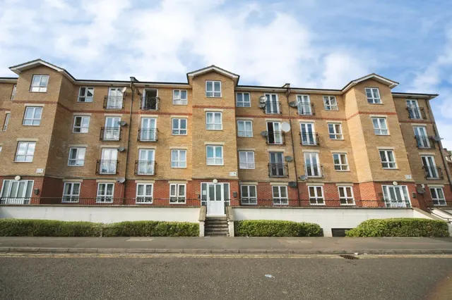 Grove Road, Luton, photo 1