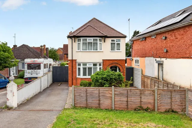 3 bedroom house — Bradwell Road, Bradville, Milton Keynes, MK13