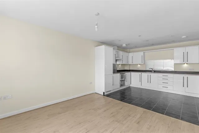 Tadros Court, High Wycombe, HP13, photo 2