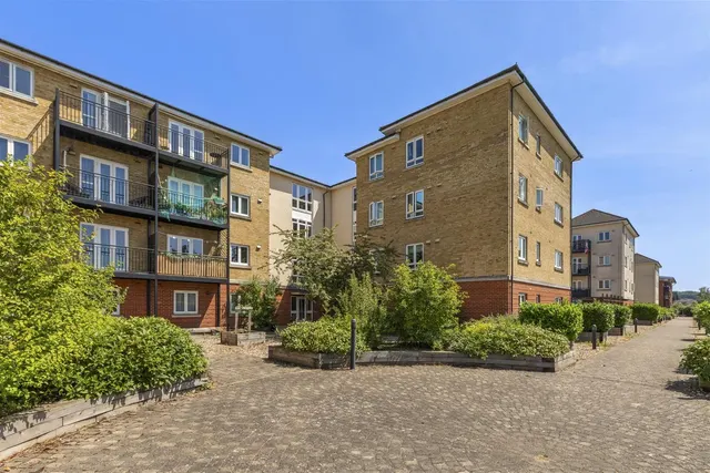 Tadros Court, High Wycombe, HP13, photo 1