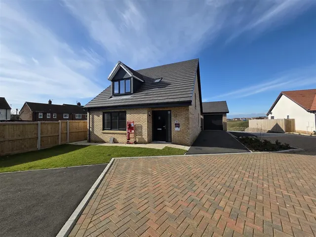 Heather Pastures Eastfield, Scarborough YO11 3YH, photo 1