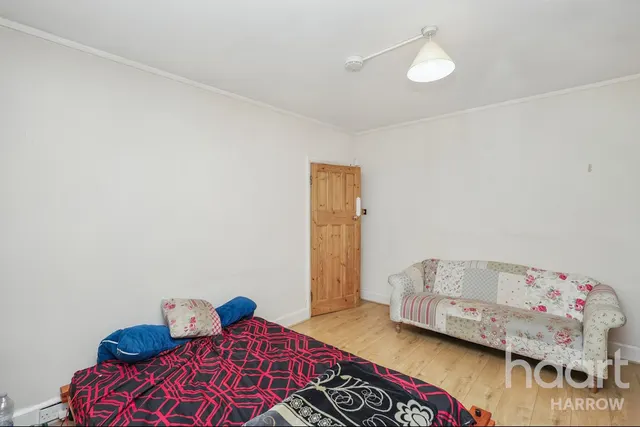 Courtfield Avenue, Harrow, HA1, photo 2