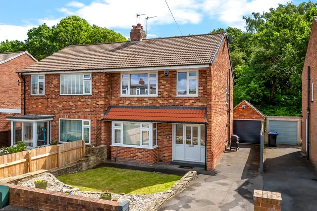 Plompton Drive, Harrogate, HG2, photo 1