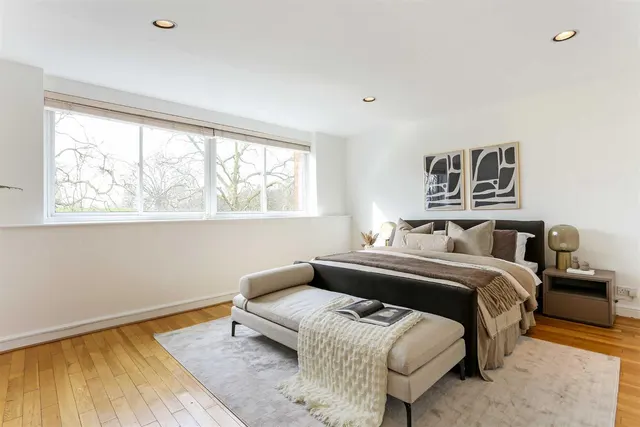 Photo 3 — Meadowbank, Primrose Hill, London, NW3 3AY