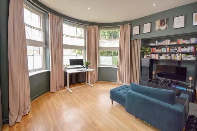 Cockburn Close, Leeds, LS11, photo 3