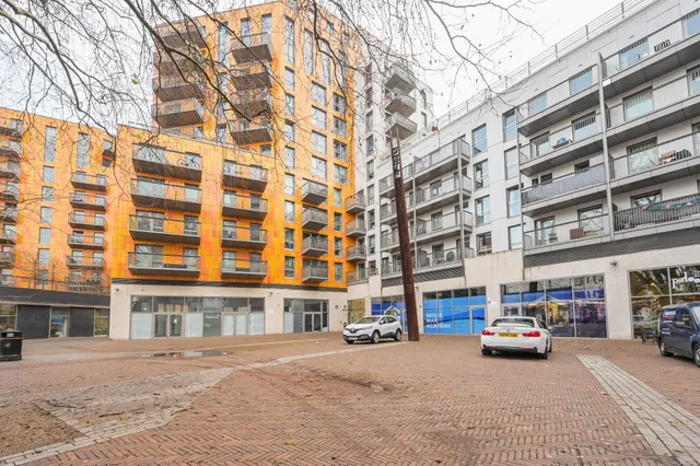 Flat 11, 12 Rathbone Market, Barking Road, London, photo 1