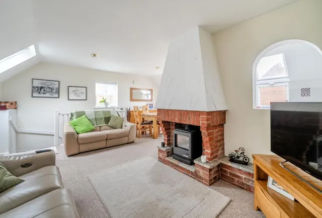 Grange Drive, Bishops Cleeve, GL52, photo 2