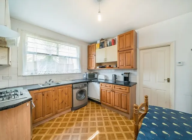 Photo 3 — Pevensey Road, Tooting, SW17