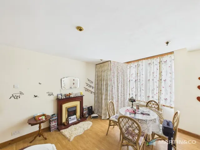Photo 3 — Carshalton Road