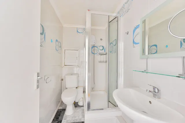 Photo 3 — 58 Gatliff Close, Ebury Bridge Road, London