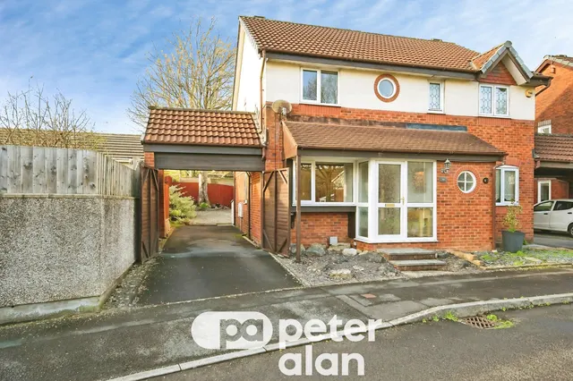 Rushfield Gardens, Bridgend, CF31, photo 1