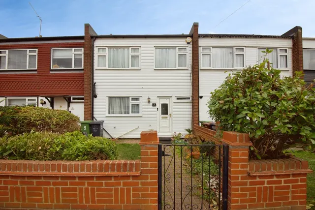 Rowan Way, Romford, RM6, photo 2