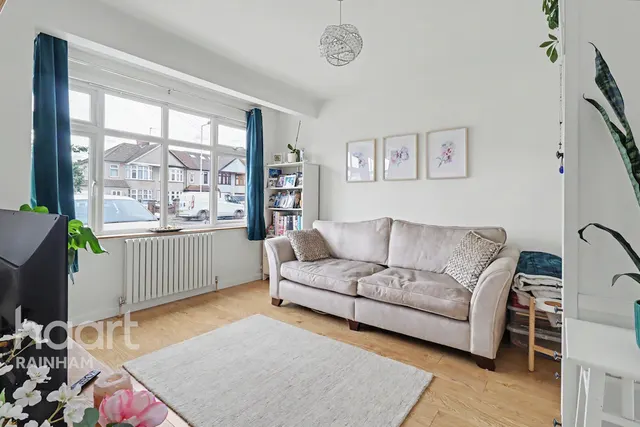 South End Road, Rainham, RM13, photo 3