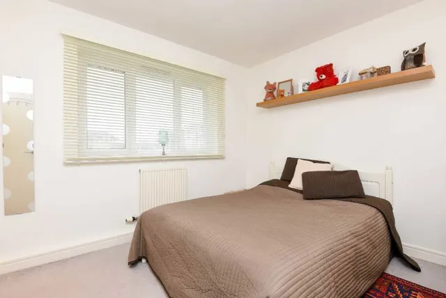 St. James's Drive, SW12, photo 3