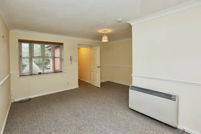 Photo 2 — Mallow Road, Hedge End, Southampton