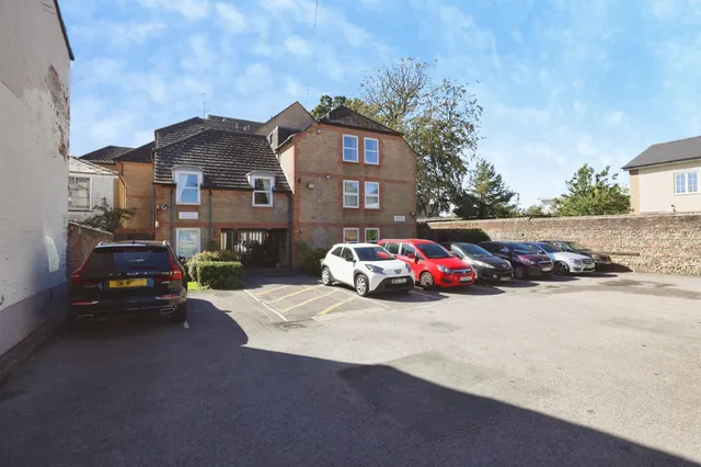 Wilton Road, Salisbury, SP2, photo 1