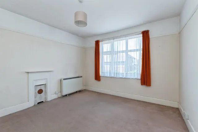Photo 3 — Hood Crescent, Bournemouth