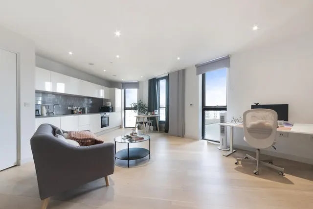 Cutter House, Royal Wharf, E16, photo 1