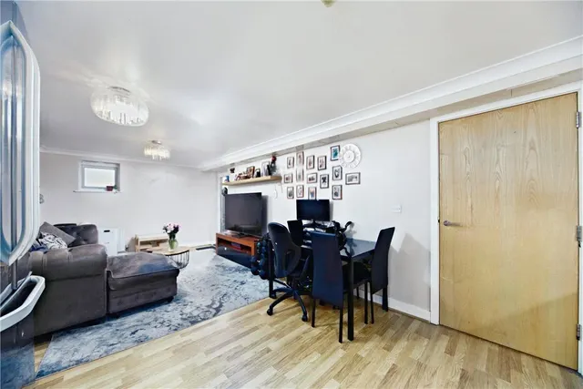 Thornton Road, Thornton Heath, CR7, photo 1