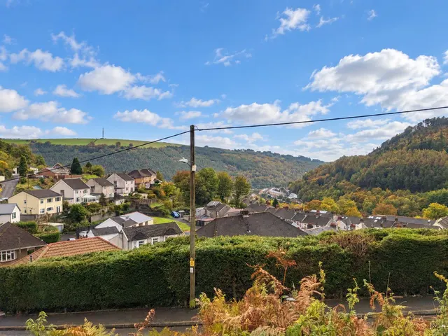 Pantypwdyn Road, Abertillery, NP13, photo 3