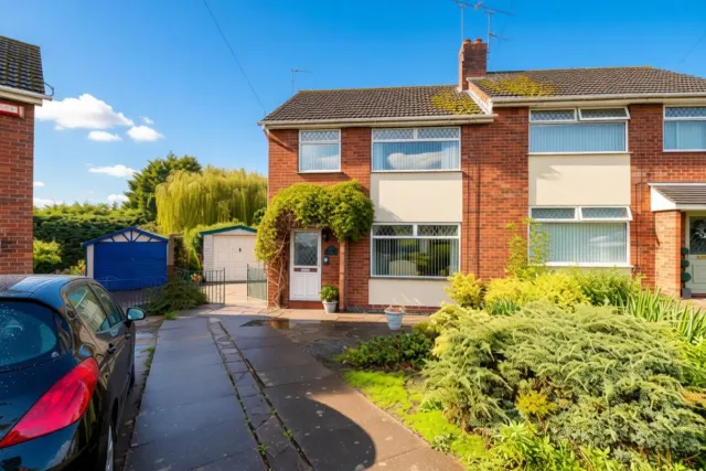 Burjen Way, Crewe, photo 1