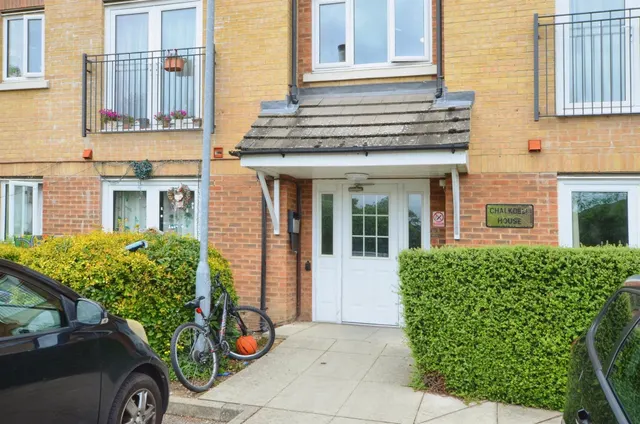 Photo 2 — Loweswater Close, Watford