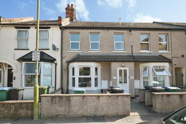 Queens Avenue, WATFORD, photo 1