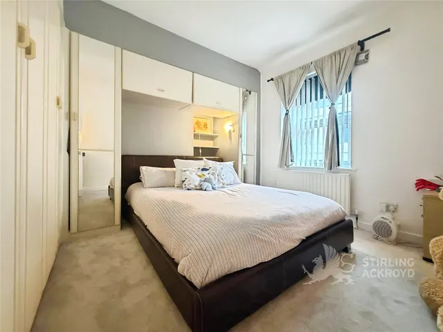 Haydon Place, Guildford, GU1, photo 2