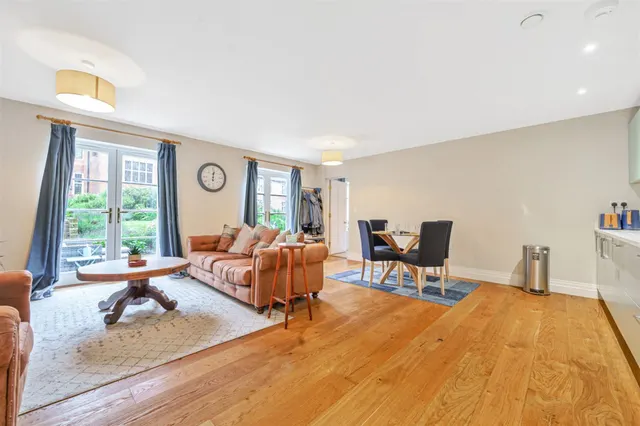 Kings Drive, Midhurst, GU29, photo 2