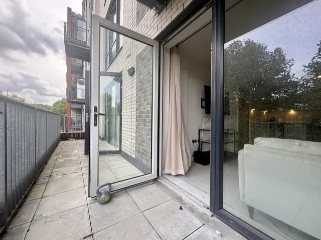 Brookhill Road, SE18, photo 3