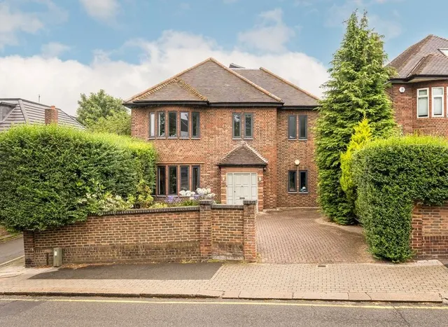 Hermitage Lane, Hampstead, NW2, photo 1
