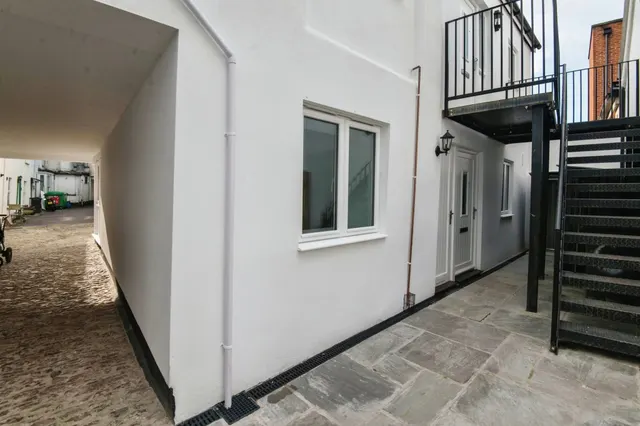 High Street, Honiton, EX14, photo 1