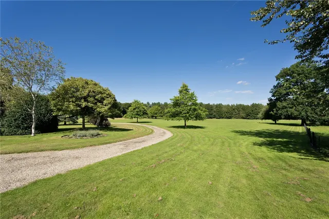 Sutton Park, Sutton Green, GU4, photo 3
