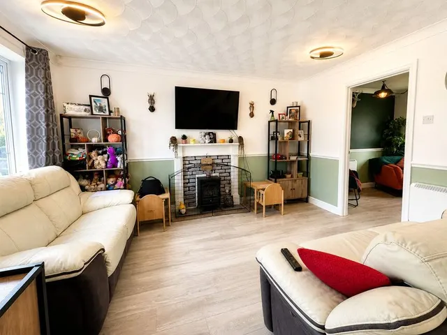 Photo 2 — Clover Close, Gosport, Hampshire, PO13