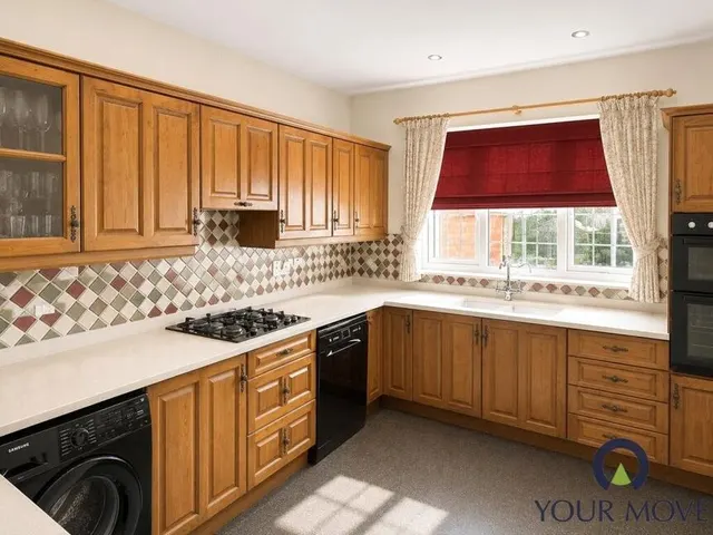 Kineton Green Road, B92, photo 2
