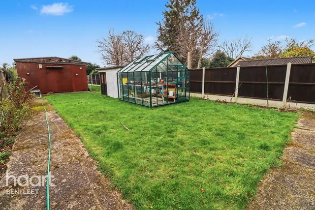 Daws Heath Road, Benfleet, SS7, photo 2