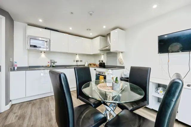 Dudley Street, Luton, LU2, photo 3