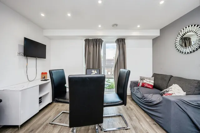 Dudley Street, Luton, LU2, photo 2