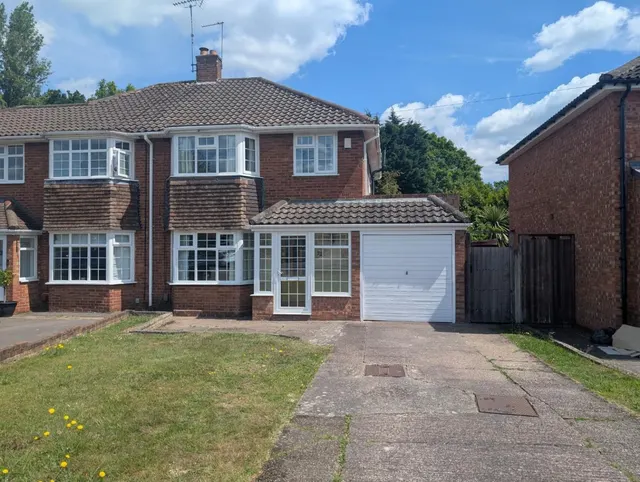 Rowlands Crescent, Solihull, B91 2JF, photo 1
